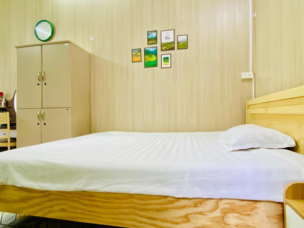 Cozy Homestay With Large Bed, Private Bathroom, Large Balcony Hanói Exterior foto