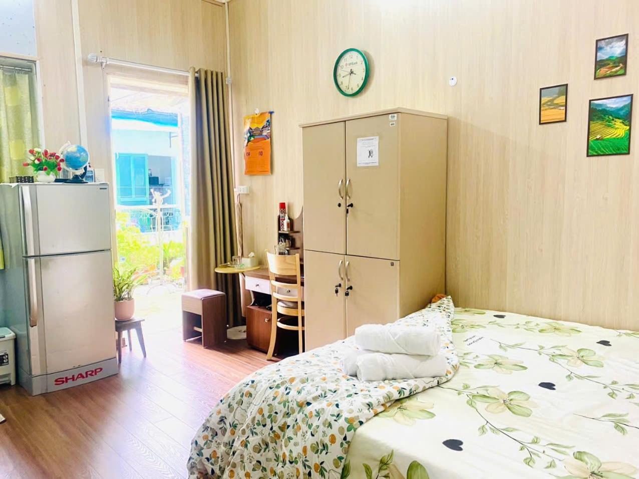 Cozy Homestay With Large Bed, Private Bathroom, Large Balcony Hanói Exterior foto